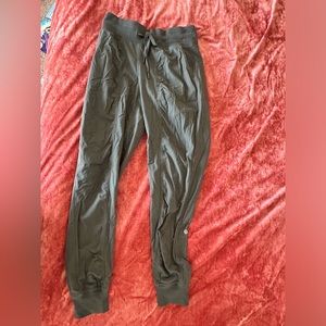 Army green lululemon dance joggers size 4